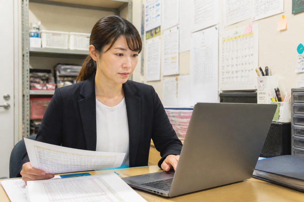 飲食店の労務をアウトソーシングして人事・労務の負担を減らす方法を解説！